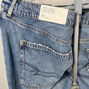 Super High-Rise Baggy Wide Leg Jeans - Blue